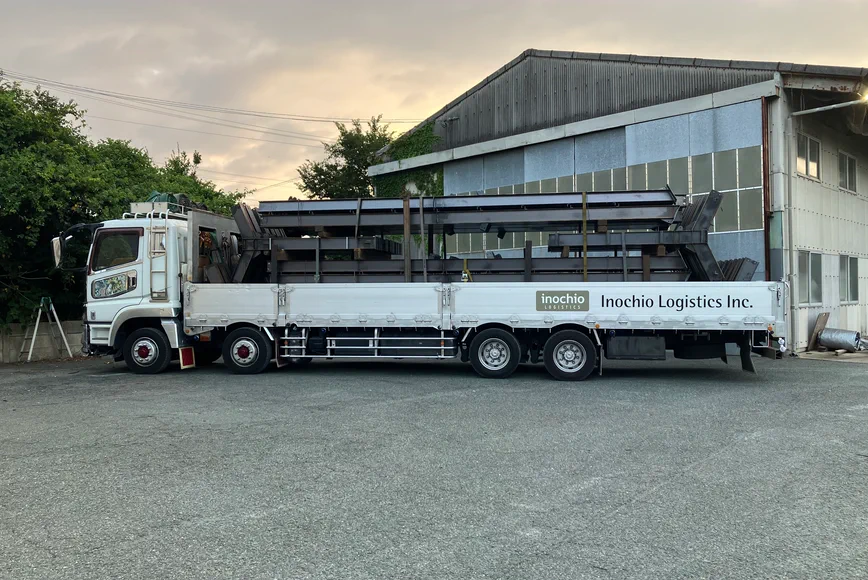 15t平ボディ車（積荷あり）